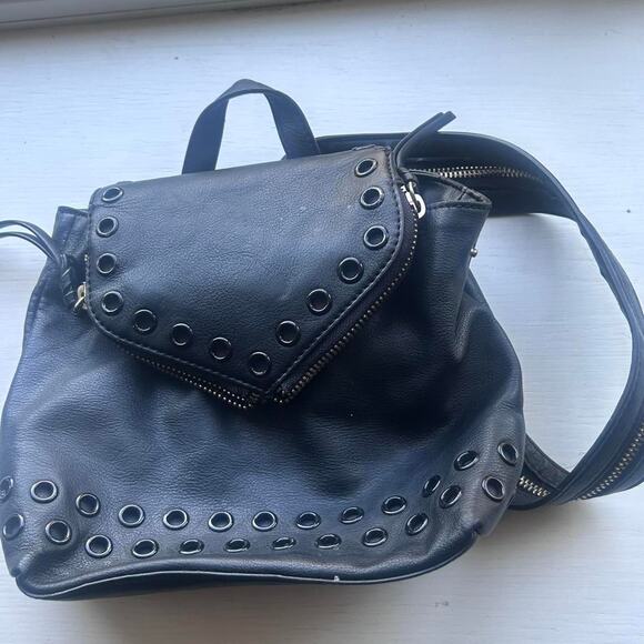 BCBG black leather small backpack - Picture 2 of 7